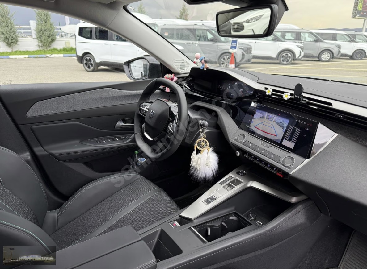 PEUGEOT 408 1.2 ALLURE / HATASIZ / YETKİLİ FORD BAYİ'DEN 2025 MODEL